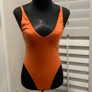 Fashion Love Orange Body, 2 snap closure middle Size M